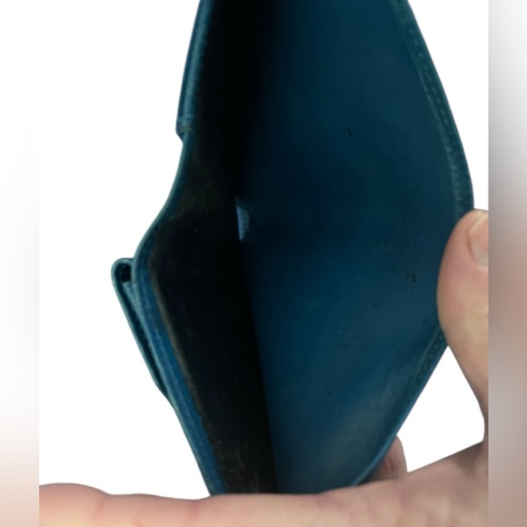 Louis Vuitton Wallet & Agenda Set in Epi Leather - Picture 9 of 10